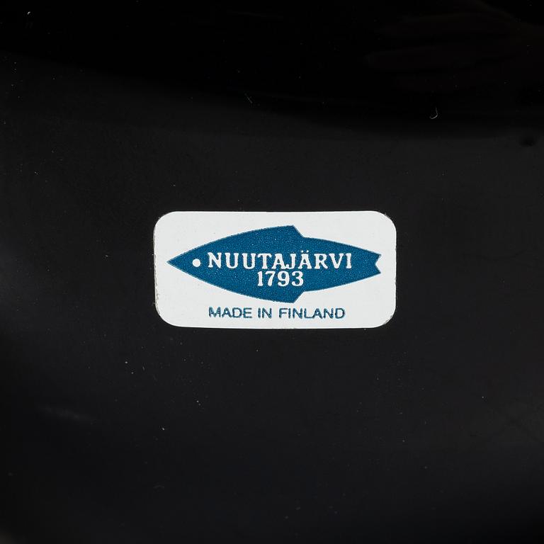 Oiva Toikka, a pair of glass birds, Nuutajärvi, Notsjö, Iittala, Finland.