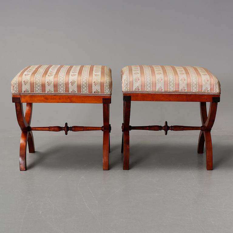 TABURETTER, 2 st, 1800-tal.
