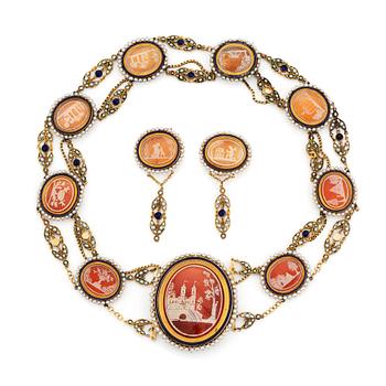 A hardstone cameo necklace and a pair of earrings in gold with enamel and set with pearls.