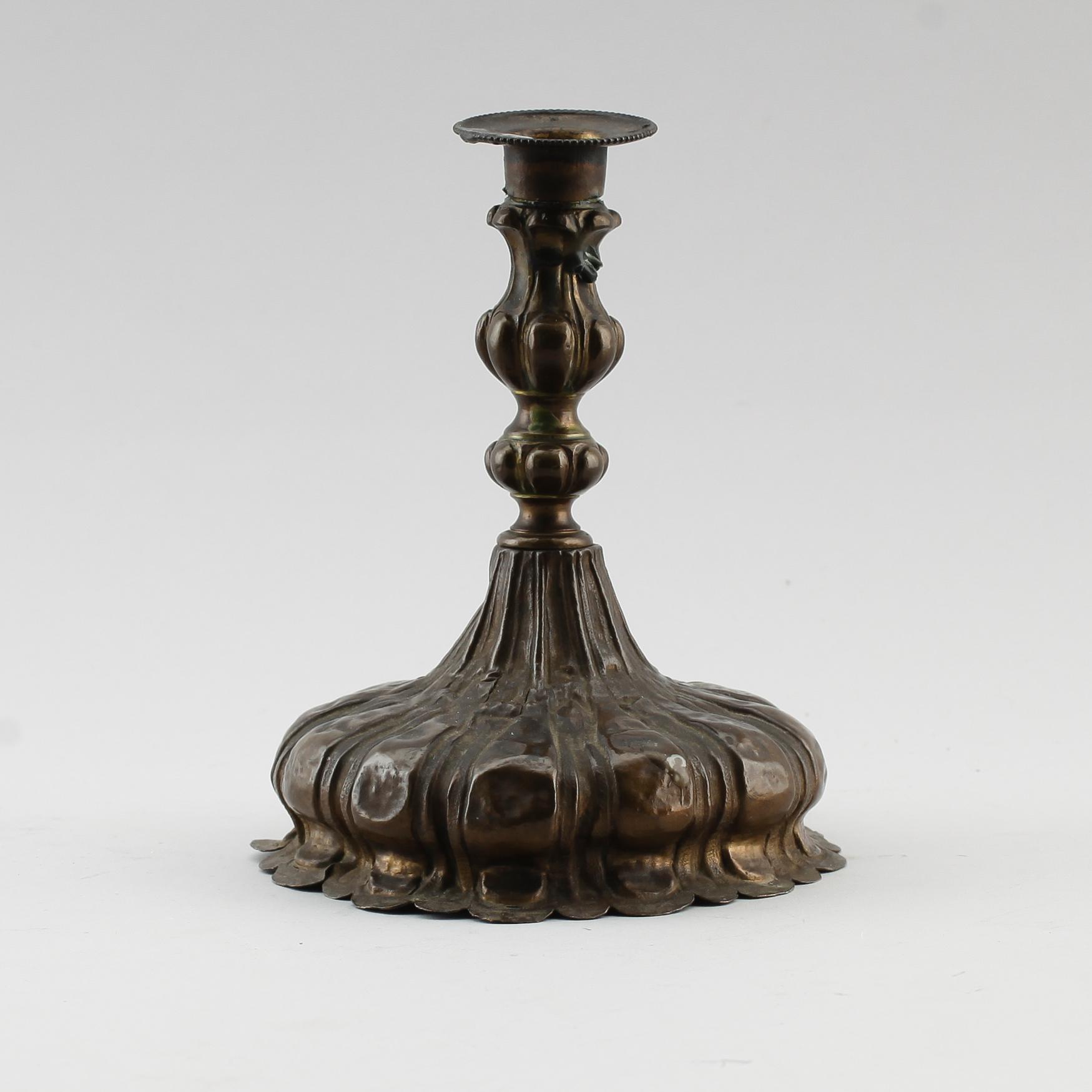 LJUSSTAKE, mässingsplåt, barock, 1600-tal.