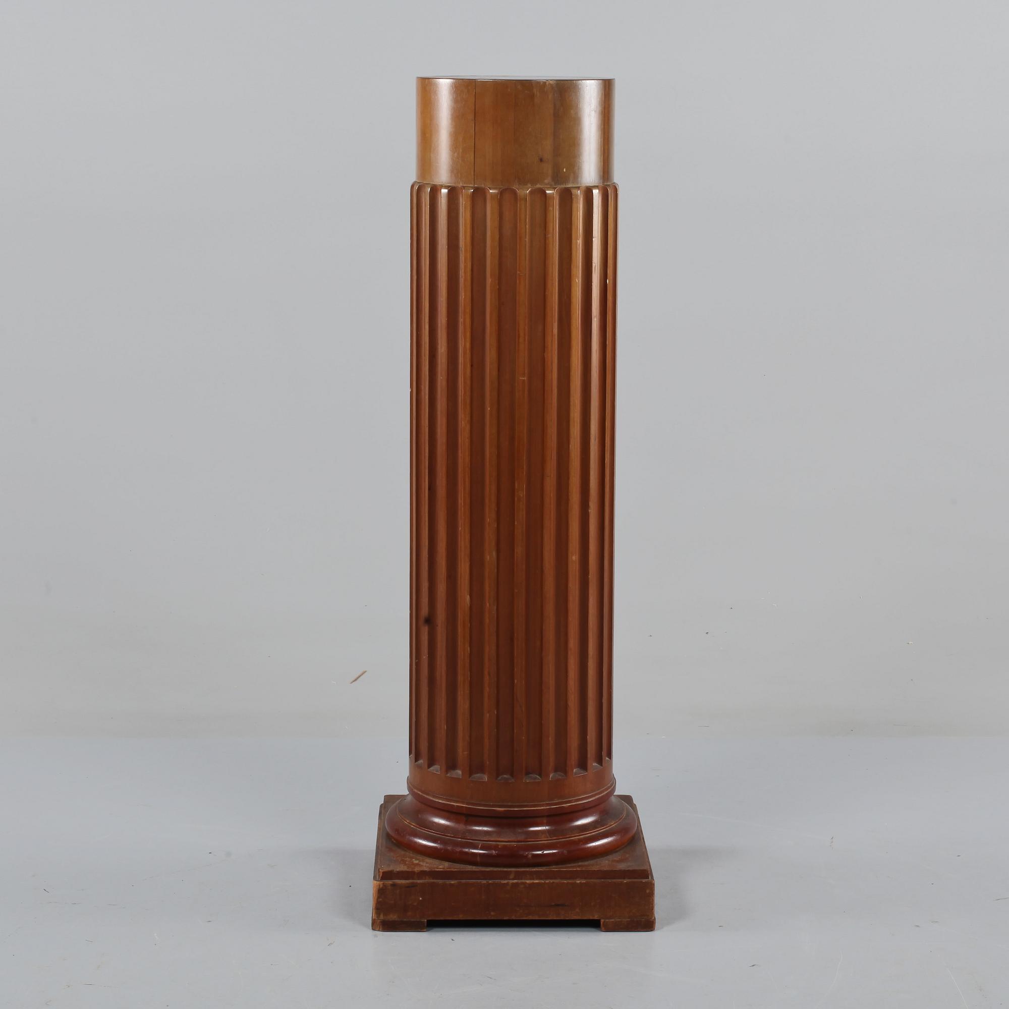 PIEDESTAL, 1800-tal.