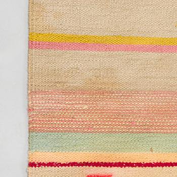 Elsa Kallio, A 1930's flat weave carpet for Kotilieden aitta. Circa 285 x 190 cm.