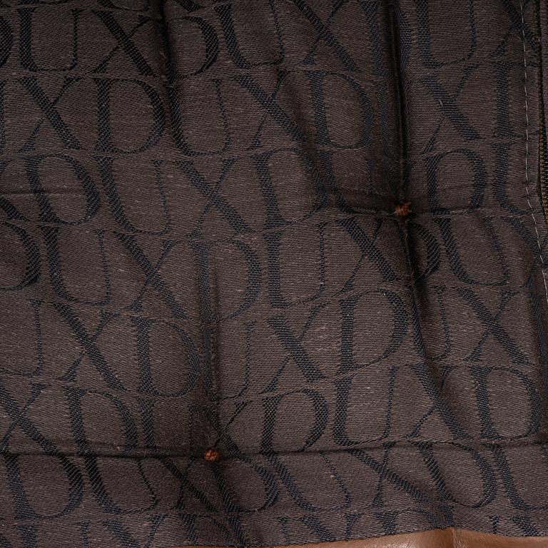 Kenneth Bergenblad, fåtöljer, ett par, "Kavaljer", Dux, 1900-talets andra hälft.