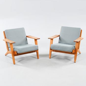 A pair of chairs, model GE 290, designed by Hans J. Wegner 1953, made in the second half of the 20th century.