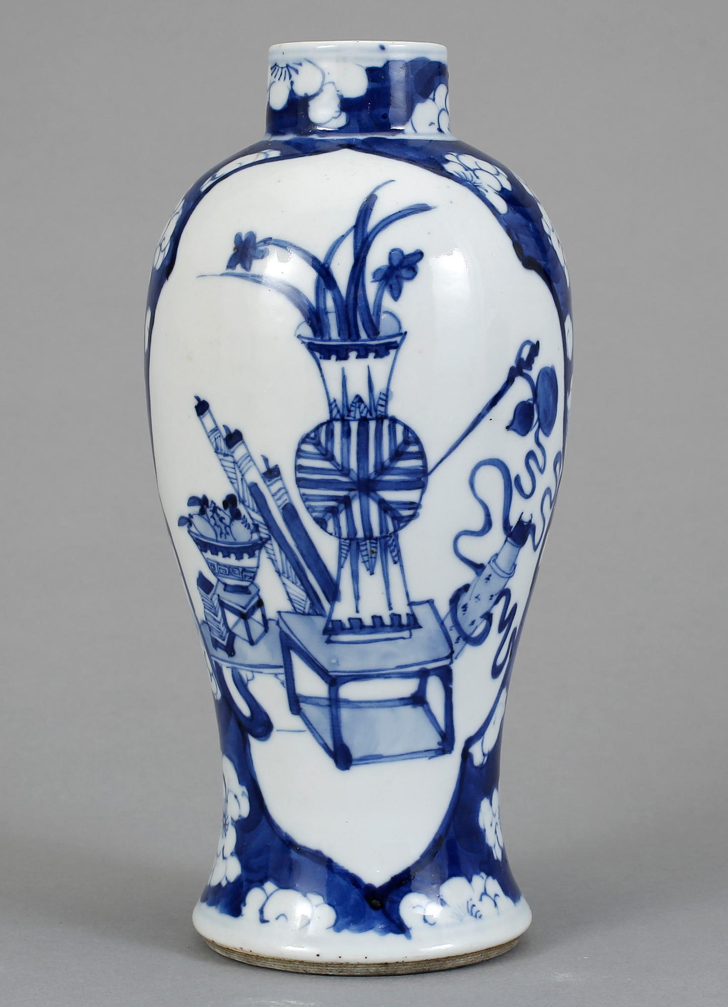 VAS, porslin, Kangxi-stil, Kina, 1900-tal.