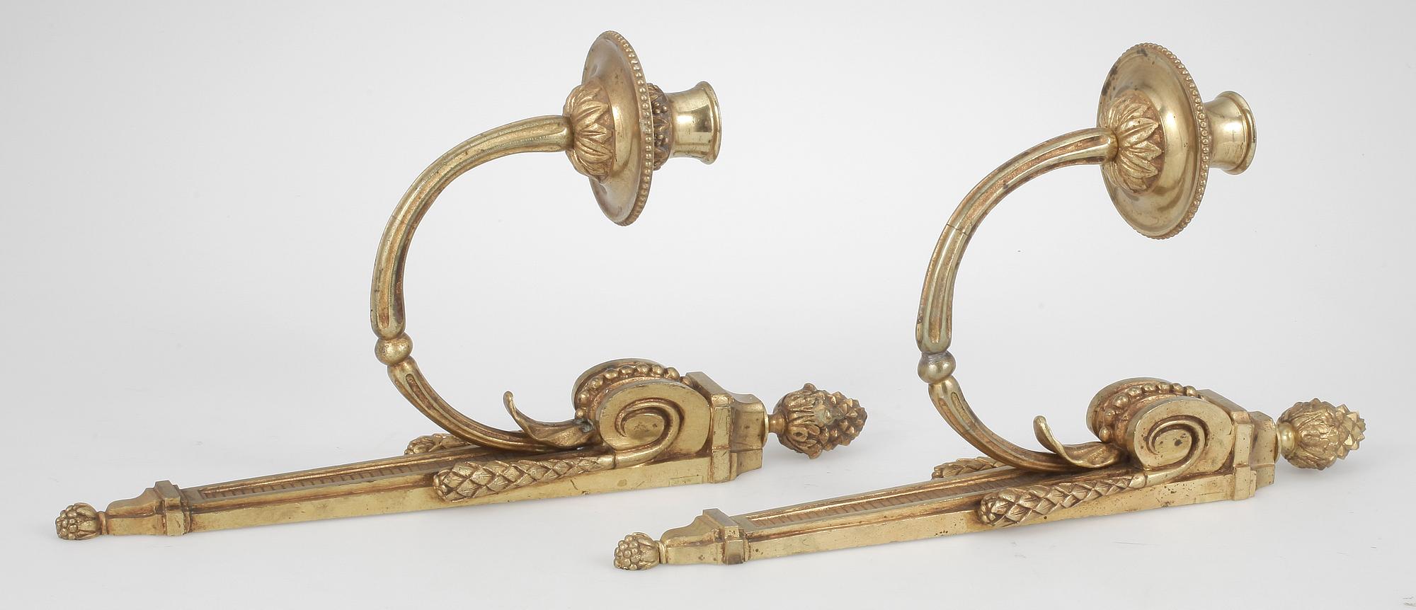 APPLIQUER, ett par, förgylld brons, Louis XVI-stil, 1900-tal.