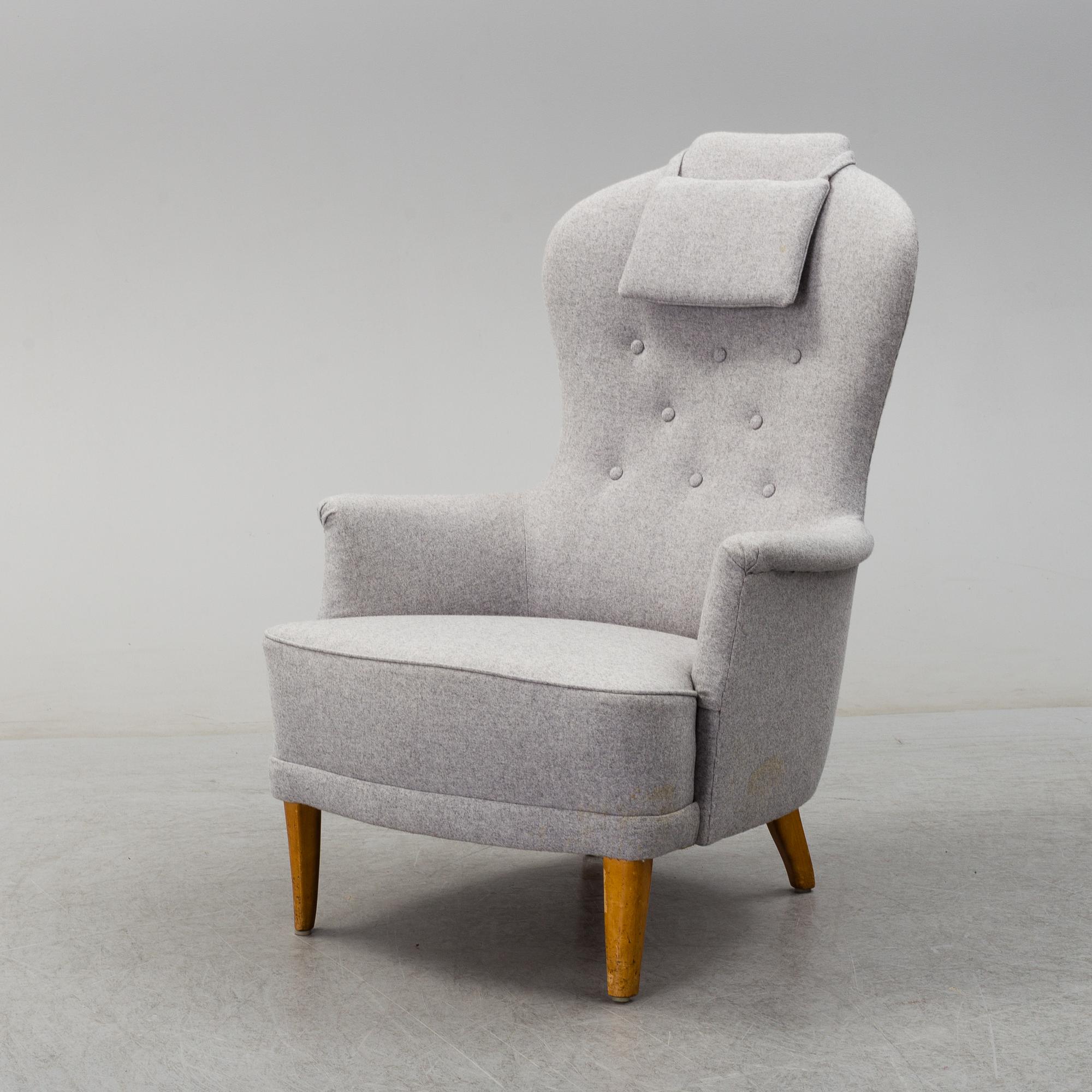 A 'Farmor' easy chair by Carl Malmsten, late 20th century.