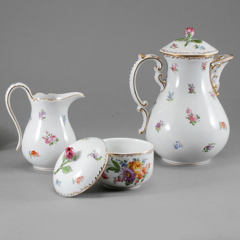 SERVISDELAR, 4 delar, porslin, märkta Dresden, 1900-talets första del.