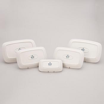 SYLVIA LEUCHOVIUS, 84 osaa, posliinia, "Sylvia", Juhla-astiasto, Rörstrand, 1900-luvun loppupuoli.