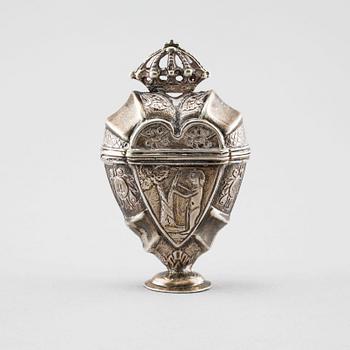 A Swedish 18th century parcel-gilt silver snuffbox, unmarked.