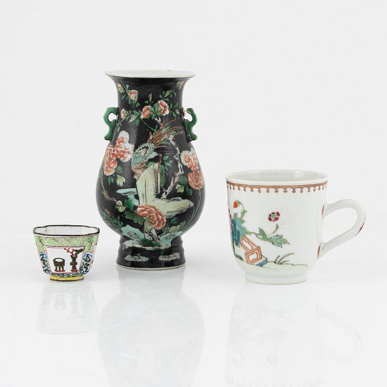 Vas, kopp samt vinkopp, 3 delar, Kina, bl a Qianlong (1736-95).
