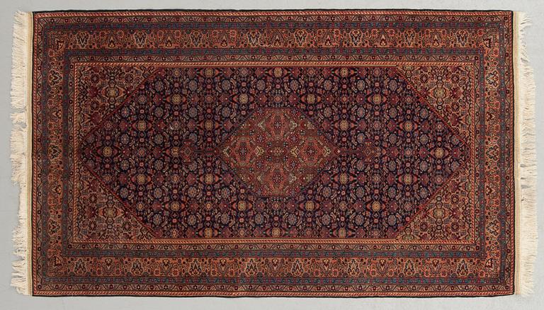 MATTA, semiantik, Täbris, ca 211 x 121 cm.