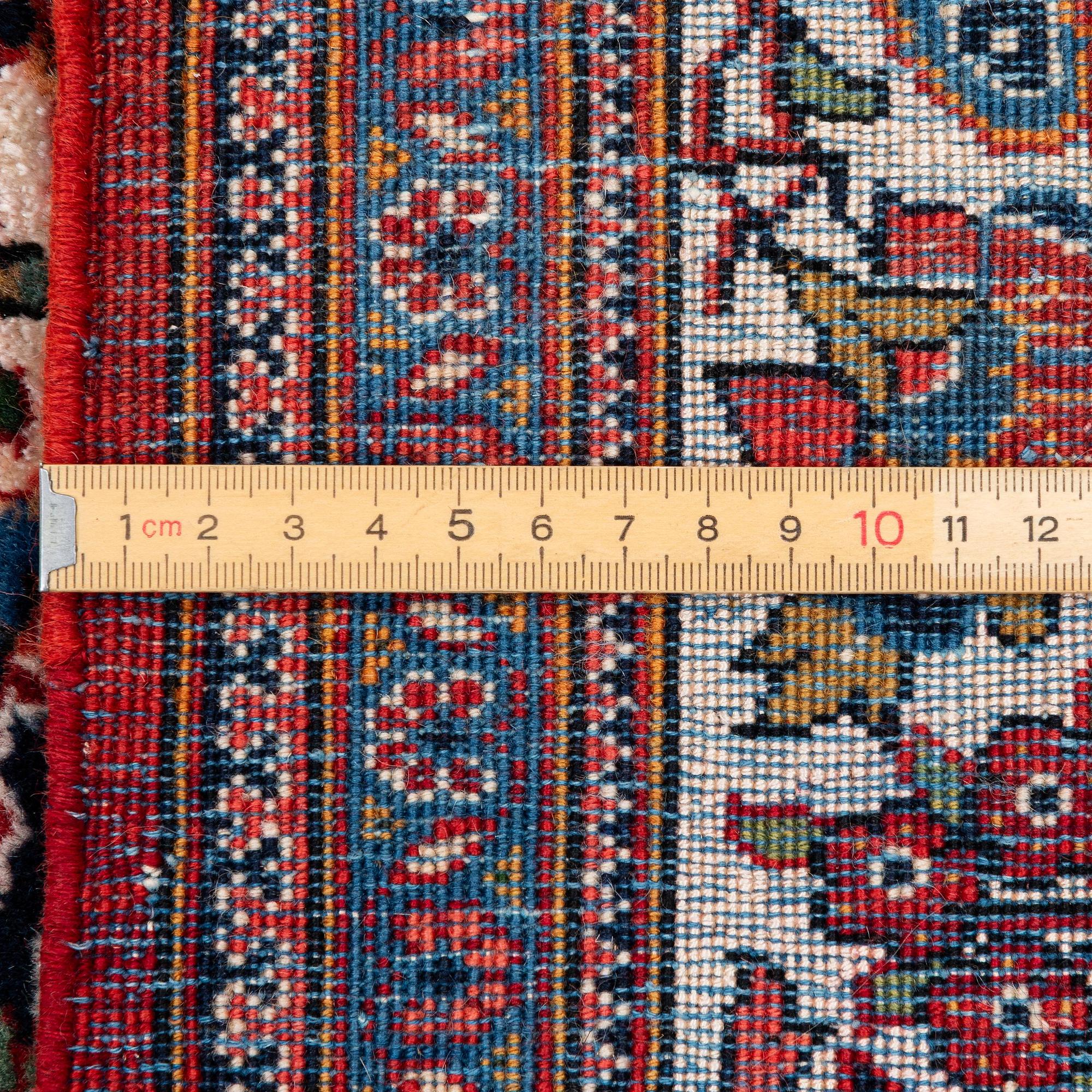 Matta, semiantik Keshan, centrala Persien, ca 205 x 135 cm.