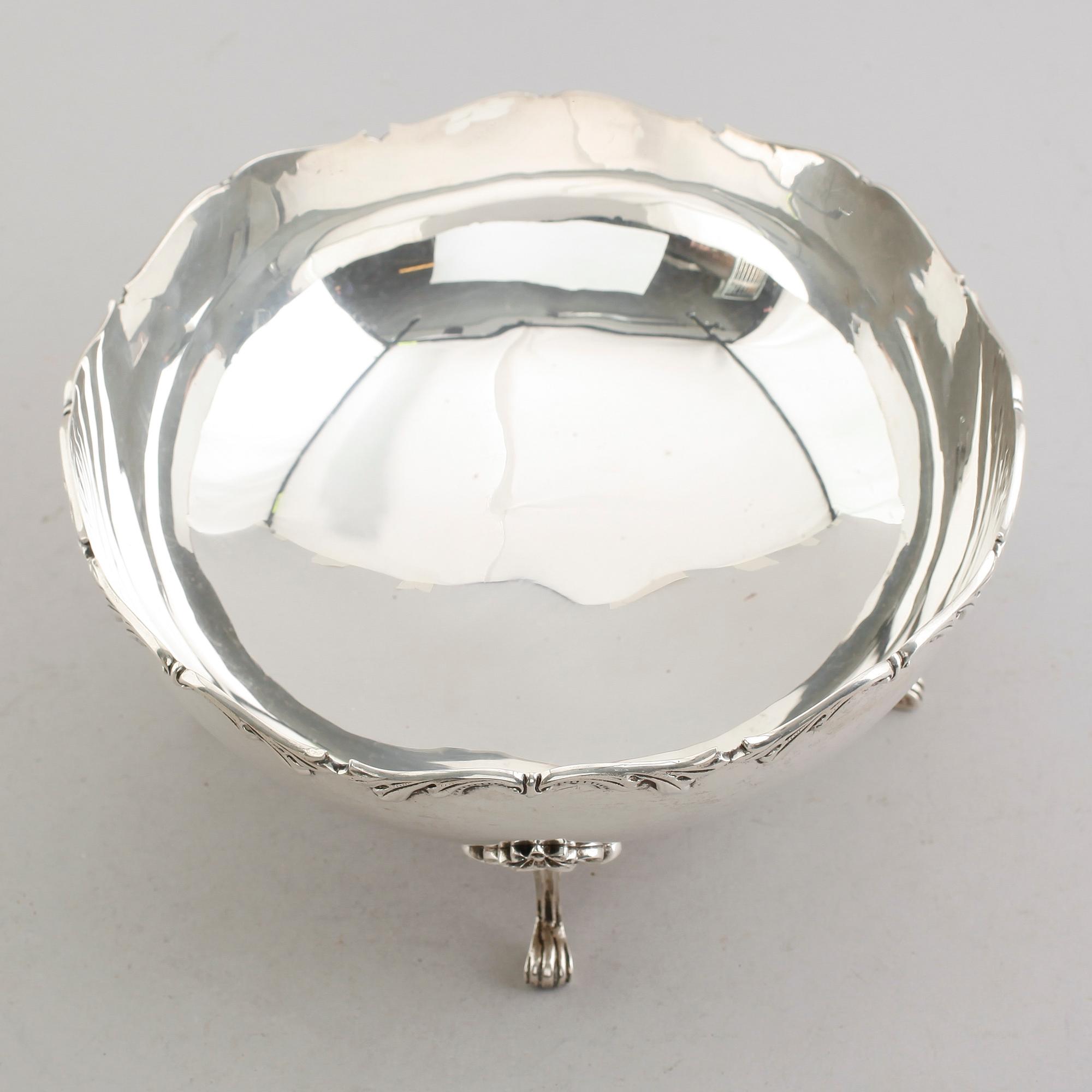 SKÅL, silver, Birmingham 1930. Vikt ca 735 gram.