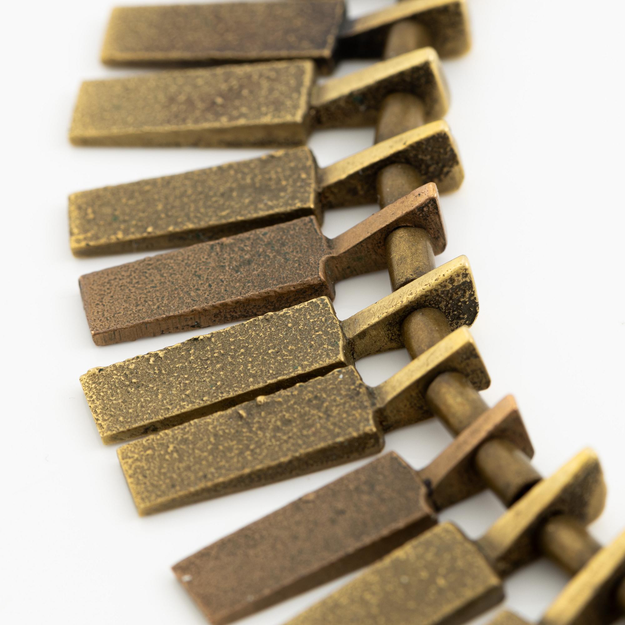 Inga-Britt "Ibe" Dahlquist, a necklace "Nefertiti", bronze.