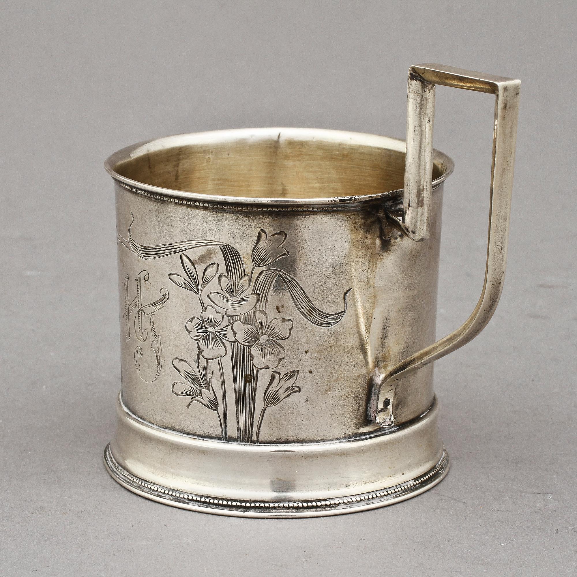 TEGLASHÅLLARE, silver, Ryssland, före 1908. Vikt 80 g.