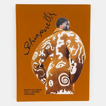 Schiaparelli, bok, Ready-to-Wear Fall / Winter 2023-2024.