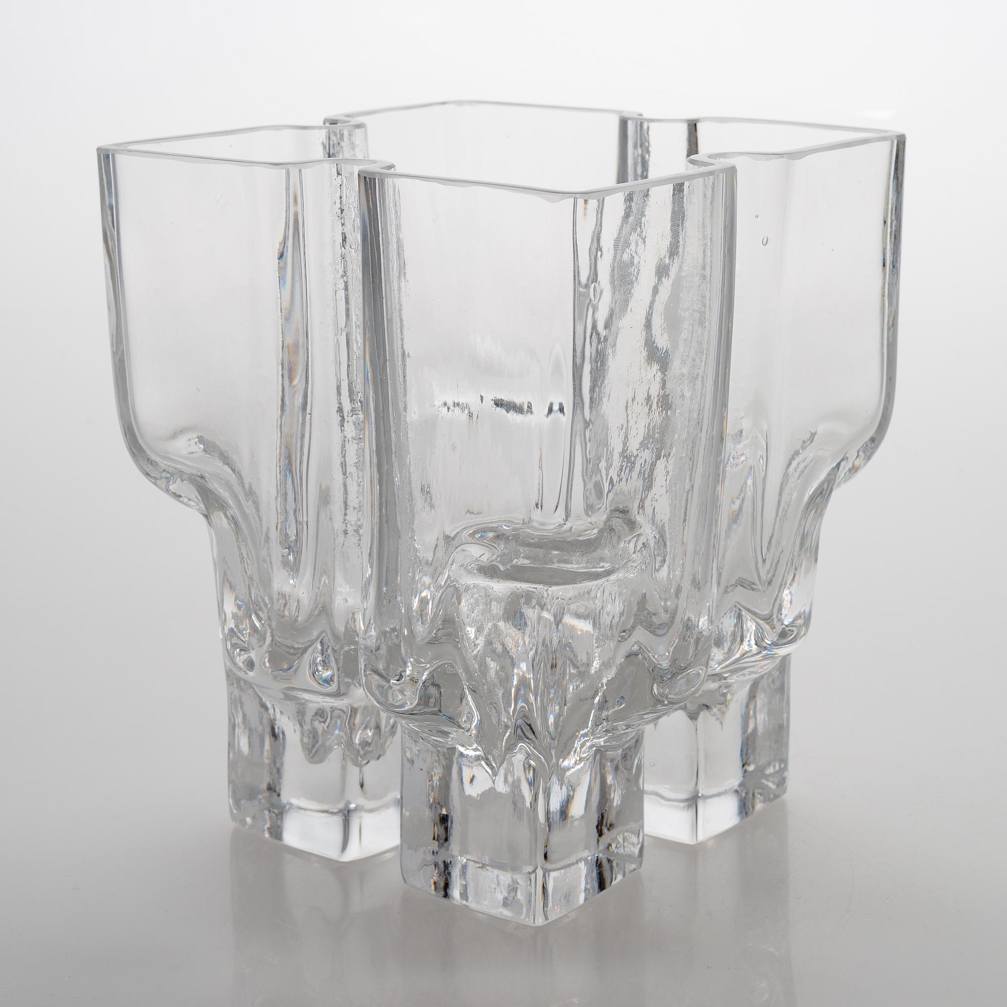 HELENA TYNELL, a '6608' vase signed Helena Tynelll Riihimäen Lasi.