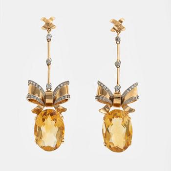 Earrings, a pair, Stigbert, Engelbert, 18K gold with faceted citrines and white stones.