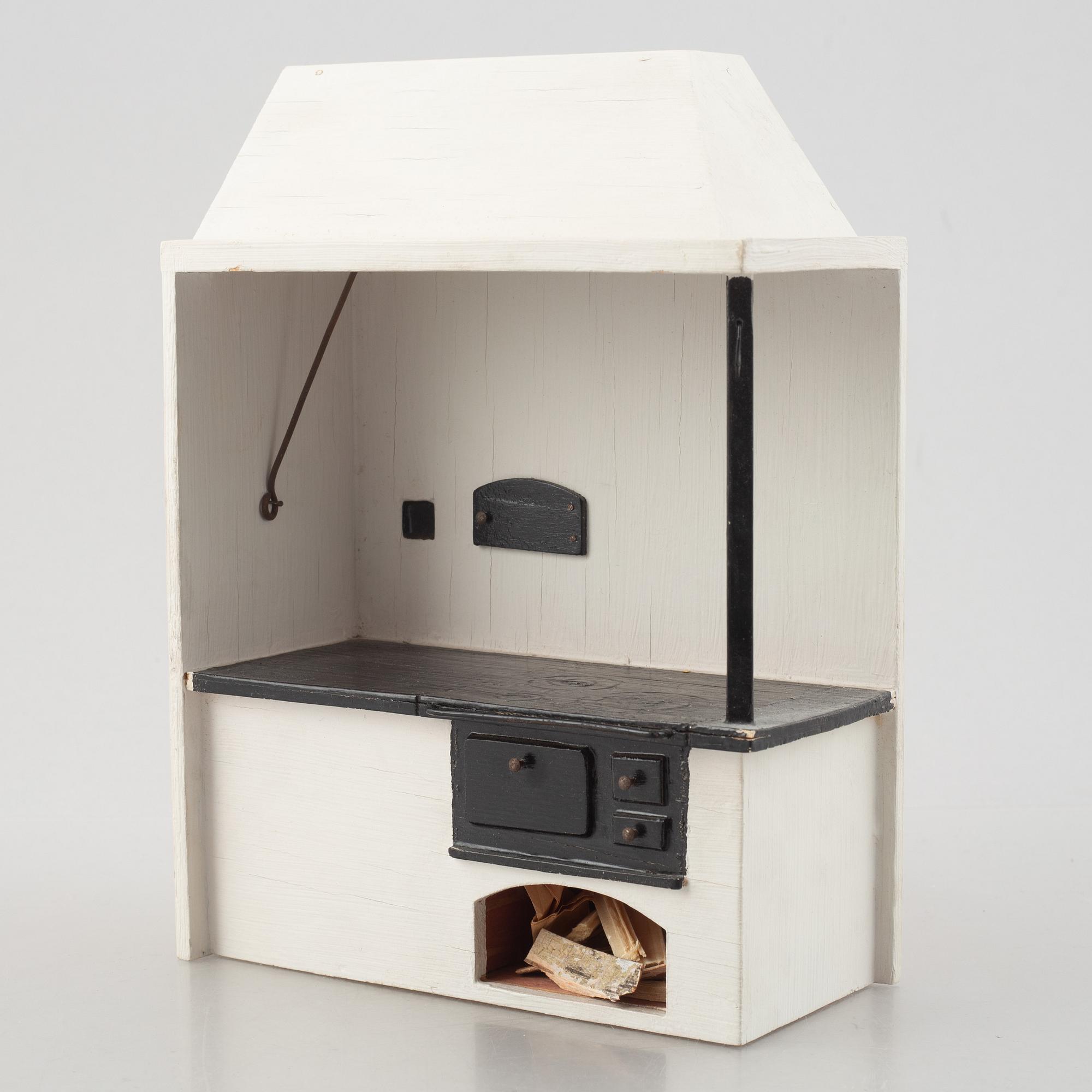 Dockskåpsmöbler, 6 delar samt accessoarer, Berit Bergström, Nolbyn, Värmländskt Hantverk, 1940-/50-tal.