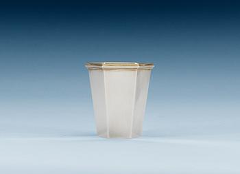 667. A Wiwen Nilsson sterling vase, Lund 1971.