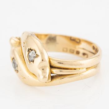 Ring in 18K gold with old-cut diamonds.