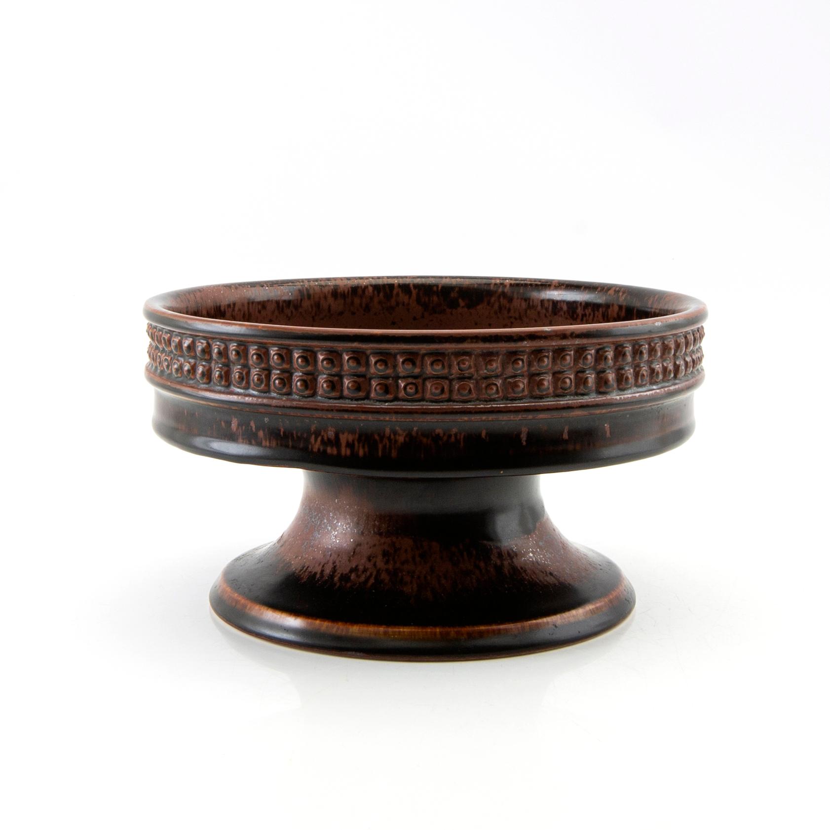Stig Lindberg, footed bowl from Gustavsberg studio, late 20th century stoneware.