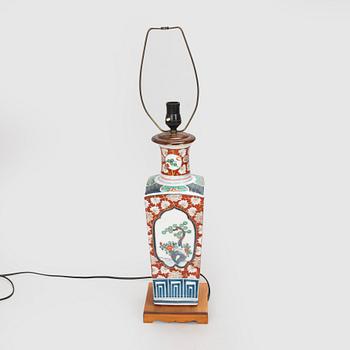 Bordslampa, porslin, Kina, 1900-tal.