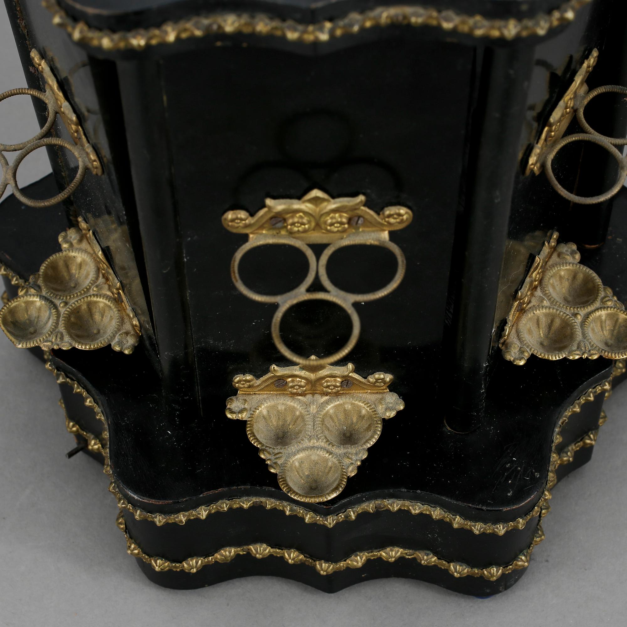 CIGARRHÅLLARE, trä och gulmetall. 1900-talets början.