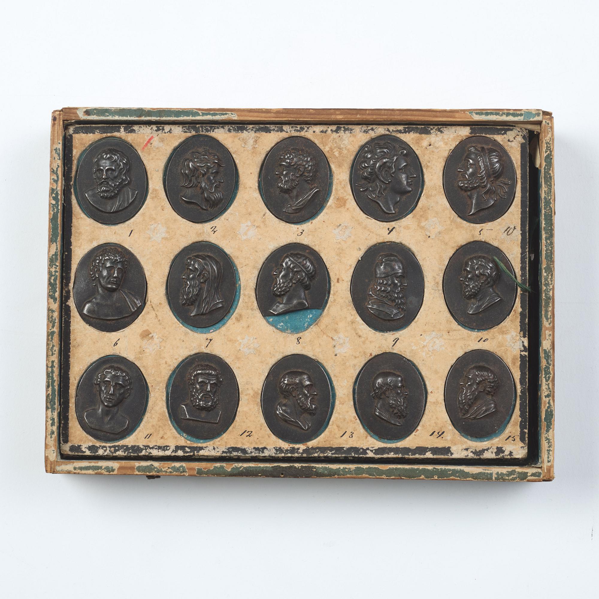 Collection of 60 portrait metal medallions, first half of the 19th century.