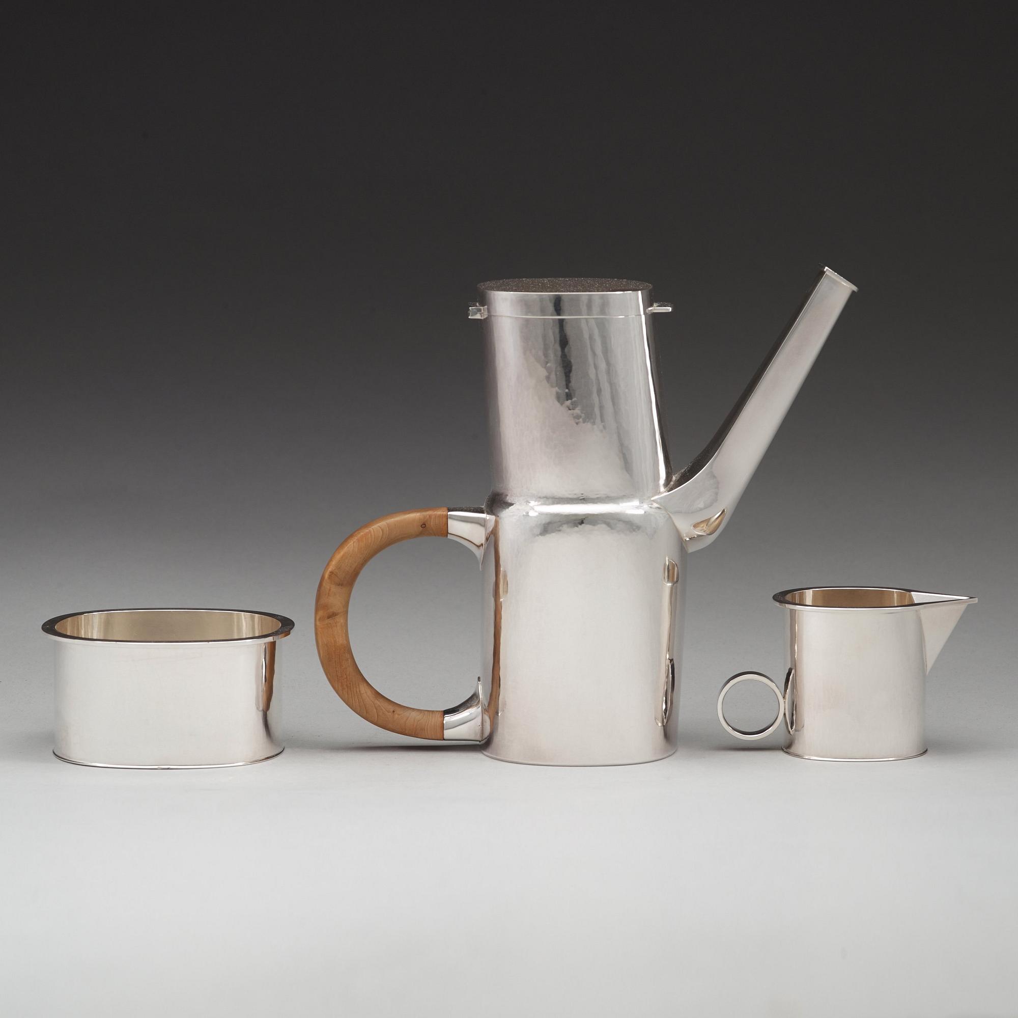 Sigurd Persson, kaffeservis, 3 delar, Stockholm 1976(kaffekannan) och 1987, smeder Lars Munkhammar och Wolfgang Gessl, sterling.