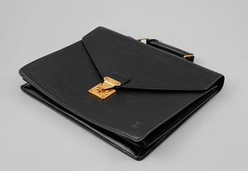 PORTFÖLJ, "Serviette conseiller ambassadeure Epi", Louis Vuitton.