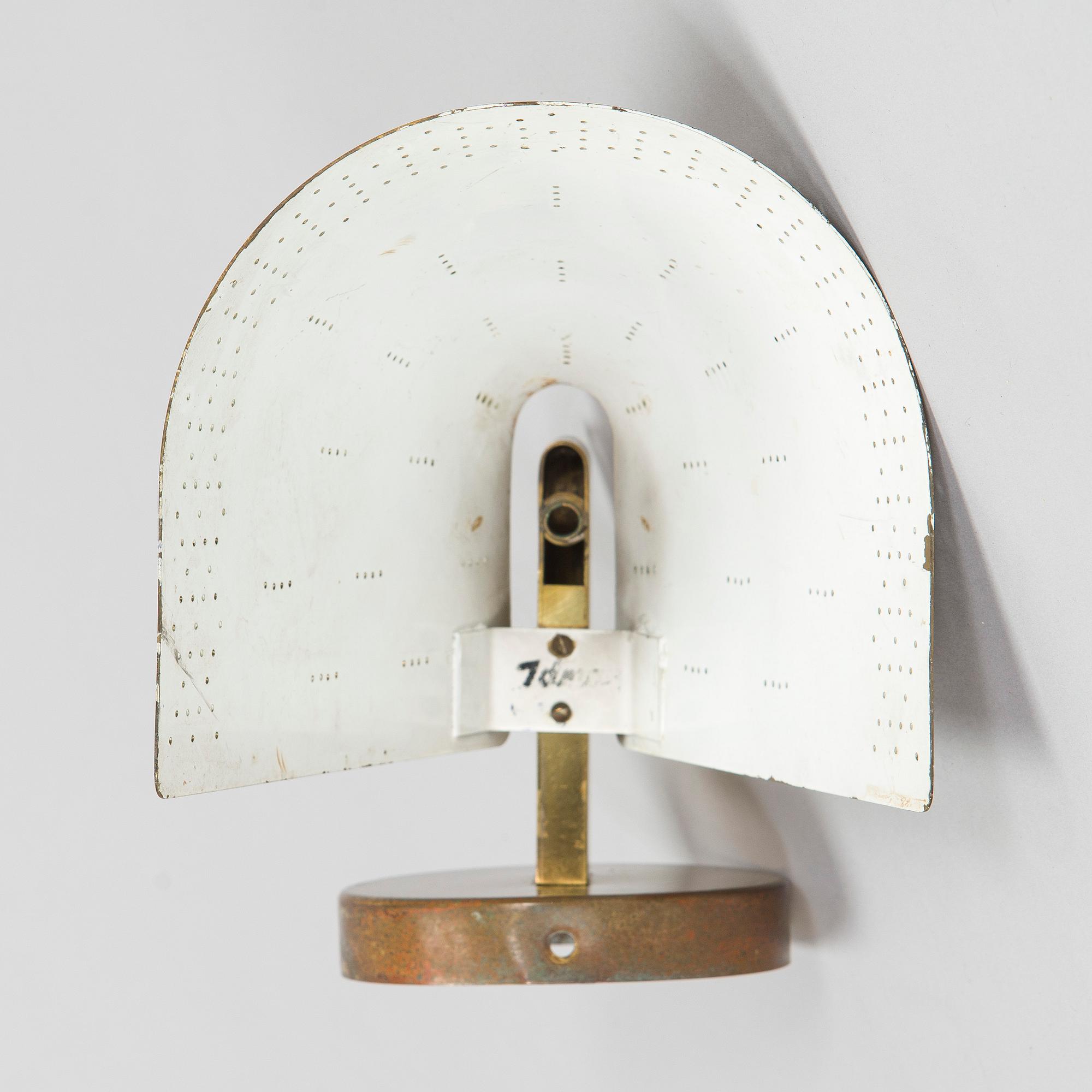 Paavo Tynell, a mid-20th century 'K8-11' wall light for Idman.