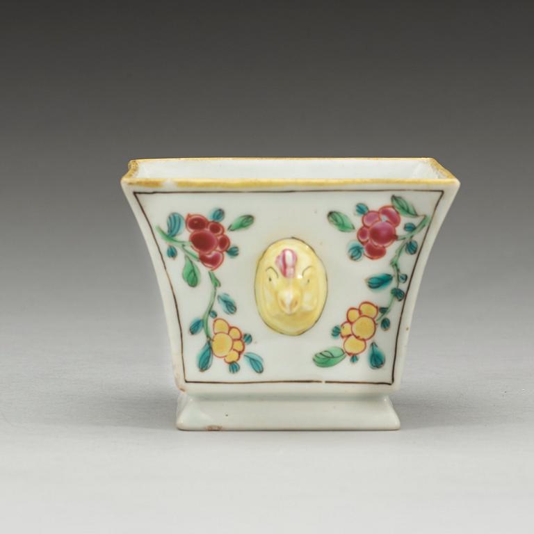 KOPP, kompaniporslin. Qing dynastin, Qianlong (1736-95).