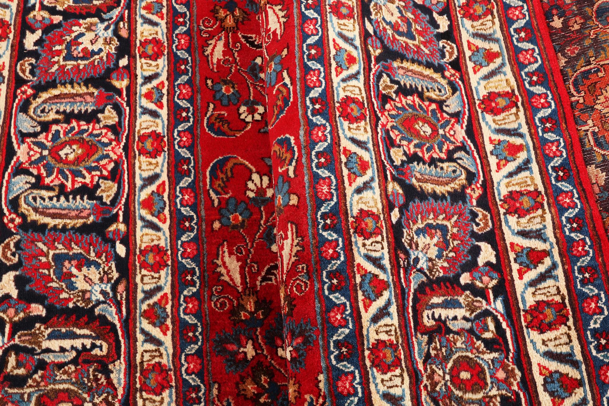 Matta, Keshan, ca. 326 x 233 cm.