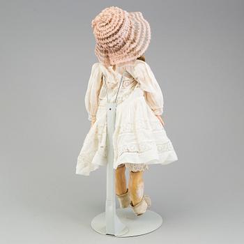 a Heinrich Hantwerck pocellain doll from around 1900.