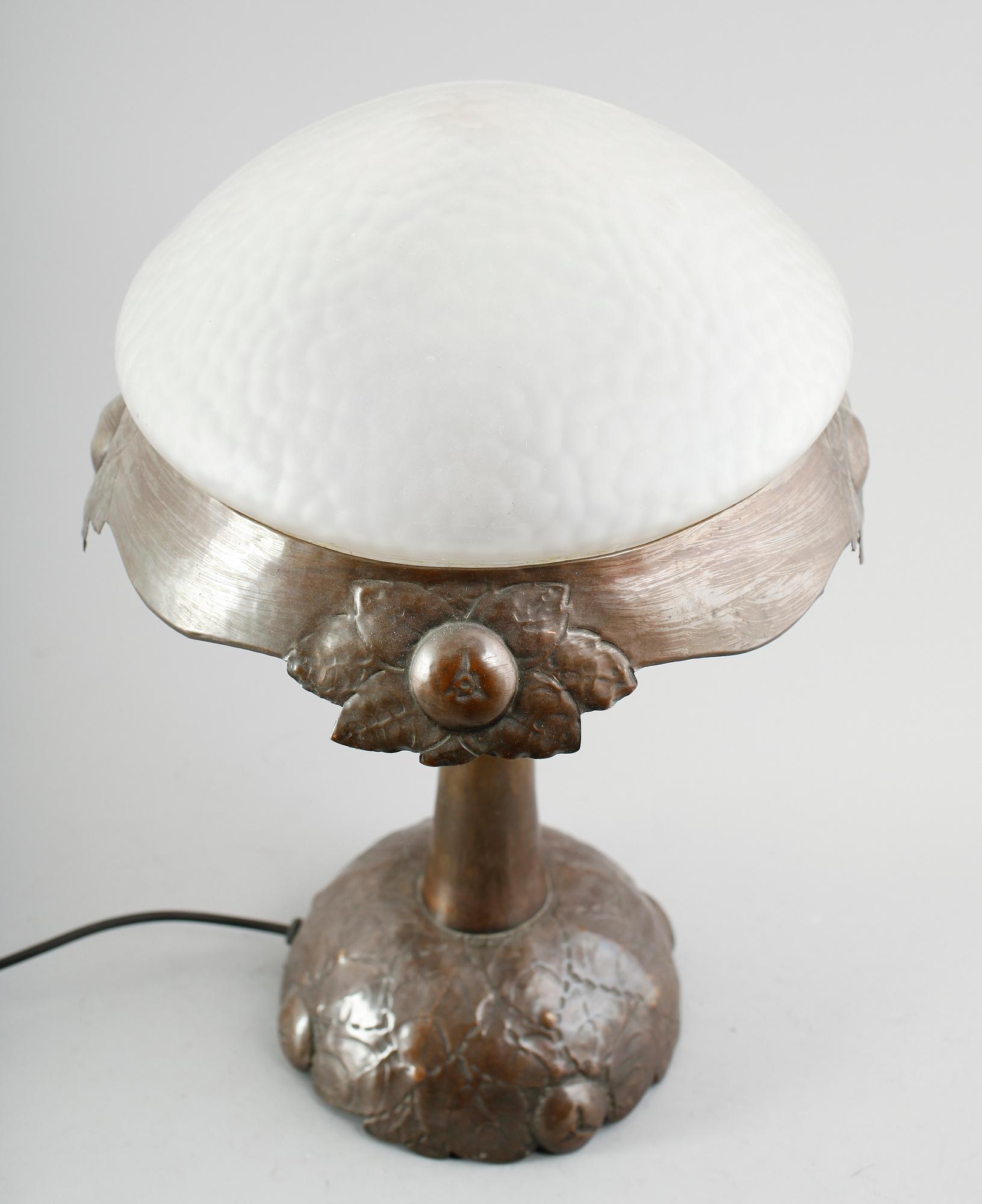 BORDSLAMPA, sk Strindbergsmodell, sekelskiftet 1900.