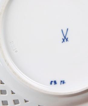 SERVISDELAR, 6 st, porslin, "Lökmönstret", Meissen, 1900-tal.