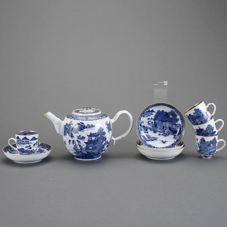 TESERVIS, 5 delar. Porslin, Kina, Qianlong 1736-95.