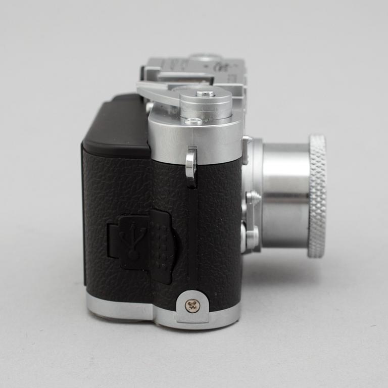 Digital Classic Camera Leica M3, Minox.