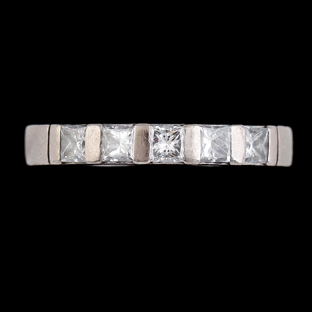 RING, 18K vitguld, princesslipade diamanter, MEG Stockholm 2007. Vikt ca 8 g.
