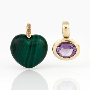 HÄNGEN, 2 st, med fasetterad ametist, ca 3,82 ct och hjärtformad malakit med små diamanter.