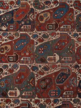 A RUG, antique/semi-antique Qashqai, "Mother-and-Child", ca 184,5 x 149 cm.