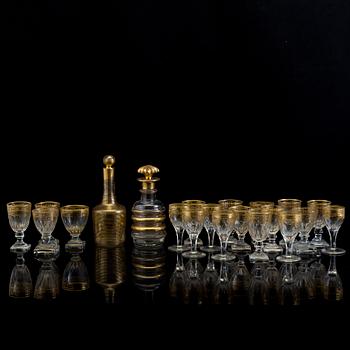 225. SERVISDELAR, 21 stycken, glas. Ryssland, 1800-tal.
