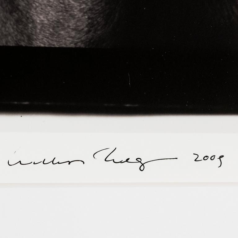 William Wegman, fotografi, 2009, signerad. Numrerad 456/1500 a tergo.