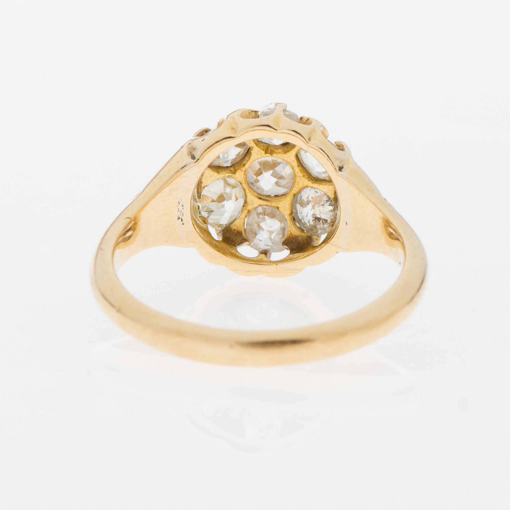 RING, sju gammalslipade diamanter, 18K guld.