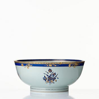 Bålar med fat, ett par , kompaniporslin. Qingdynastin, 1700-tal.