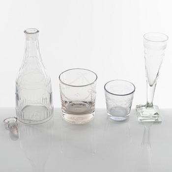 21 glass service pieces, around the year 1800 and 19th Century.
