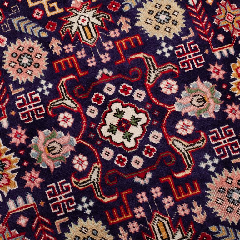 MATTA, Täbris, sannolikt, ca 381 x 292 cm.