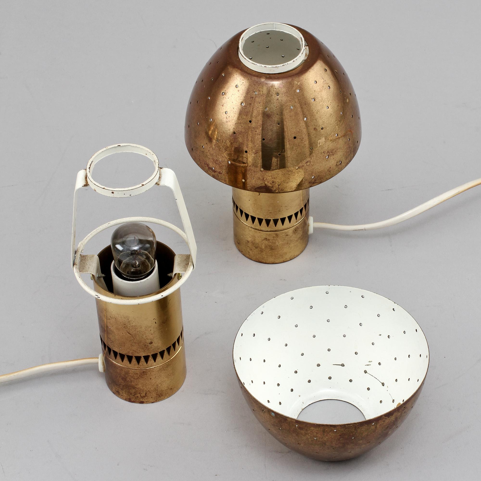 BORDSLAMPOR, ett par samt TAKLAMPOR, ett par, Hans-Agne Jakobsson, 1900-talets fjärde kvartal.